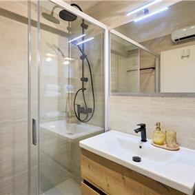One Bedroom Apartment in Dubrovnik City with balcony and Parking, Sleeps 2-3